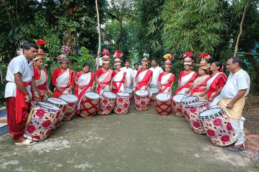 Woman Dhakis of Bengal are hired in other states for durga Puja