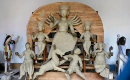 গৃহ দেবতাকে খুঁজতে গিয়ে শান্তিপুরের গোস্বামী বাড়িতে শুরু হয়েছিল কাত্যায়নীরূপী দুর্গাপুজো