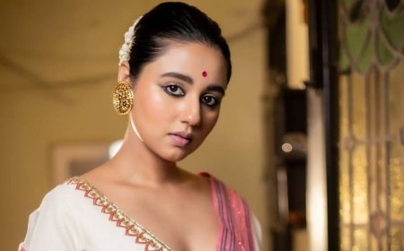 বেঁচে থাকতে যতটা লাগে, ততটাই খাই! পুজোয় রোল-মোঘলাই খাওয়ার বাধ্যবাধকতা নেই: স্বস্তিকা