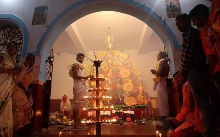 সাংস্কৃতিক অনুষ্ঠান থেকে ফুটবল টুর্নামেন্ট, বাংলা-ঝাড়খণ্ড সীমান্তের এই পুজোয় উন্মাদনা তুঙ্গে, আর কী চমক রয়েছে?