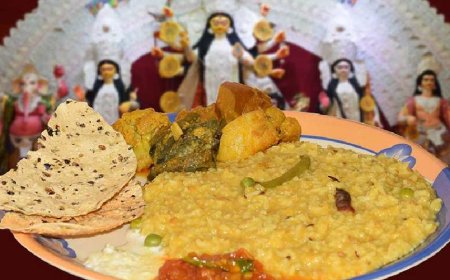 সপ্তমীতে অন্নভোগ, অষ্টমীতে লুচি, নবমীর দিন খিচুড়ির সঙ্গে কচুর শাক! দুর্গাপূজায় পেটপুজোর রান্না শেখালেন বনেদি বাড়ির গৃহিণী