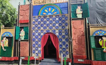 দুর্গাপুজো ভৌগোলিক সীমা বা পারিবারিক গণ্ডির উর্ধ্বে, দক্ষিণ কলকাতার সোনালি পার্কের থিমে রয়েছে বড় চমক