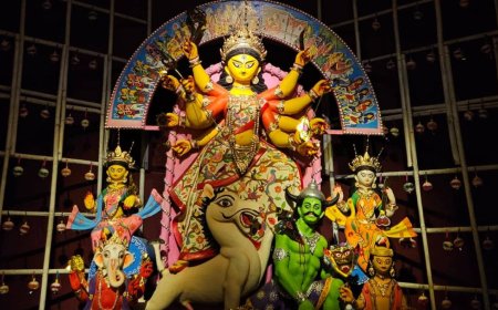 দুর্গাপুজোয় ঘুরে ঘুরে ঠাকুর দেখবেন! রাস্তার স্টলের ভাজাভুজি নয়, ব্যাগে রাখবেন কোন কোন স্ন্যাক, জানুন