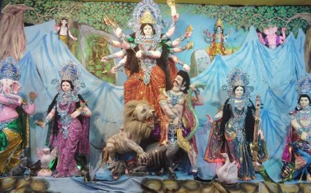 লকগেট বালিচকের দুর্গোৎসবে অভিনব উদ্যোগ! তৃতীয় লিঙ্গের হাতে উদ্বোধন, সমাজসেবার বার্তা