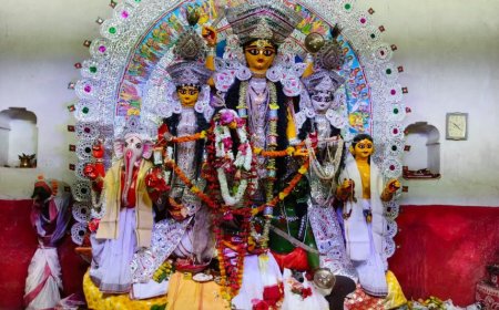 একটানা এবং একভাবে, ৫৫০ বছর ধরে সন্ধি পুজোয় কামান দাগা হয় গোপীবাবুর বাড়িতে 