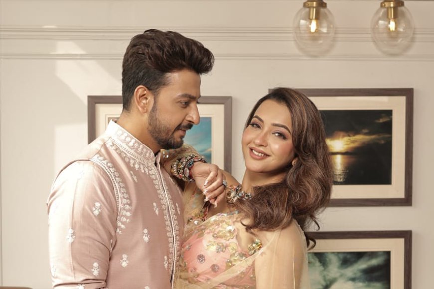 বনি-কৌশানি। টলি পাড়ার চেনা মুখ। যেমন টলি পাড়ায় চর্চা তাঁদের কাজ নিয়ে, তেমনই চর্চা তাঁদের প্রেম নিয়েও।