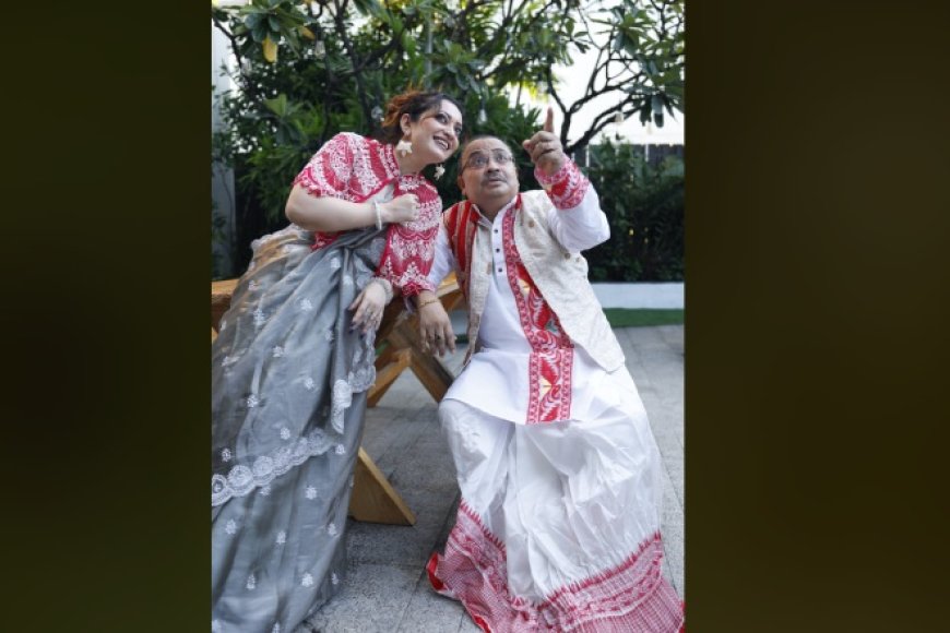 শুটিং ফ্লোরে প্রথম দিন, ক্যামেরার সামনে, কেমন অভিজ্ঞতা? -ঘটনাপ্রসঙ্গে, আমি ক্যামেরায় অভ্যস্থ খুবই। তবে ব্যাপারটা সহজ নয়। রোজ যে ক্যামেরার সামনে থাকে, প্রশ্ন সামলায়, সে কুণাল ঘোষ। কিন্তু এখানে ক্যামেরার সামনে আনতে হচ্ছিল শঙ্কর মল্লিককে। কুণাল ঘোষ থেকে শঙ্কর মল্লিক হয়ে ওঠাটা সাধনার বিষয়, চর্চার বিষয়। সেই কারণেই ক্লাস করেছি, পরামর্শ শুনেছি। প্রতিটা লাইনের, প্রতিটা শব্দ নিয়ে ভেবেছি আমি। আর সহশিল্পীরা সবাই খুব ভাল, টিম অরিন্দম এত সহযোগীতা করল, মনে হল হোম গ্রাউন্ডেই খেলছি।   শুটিংয়ে দেখা হল ঋতুপর্ণা স