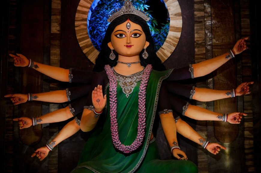 Durga Puja 2025: Hazra Park Durgotsab unveils Kolkatas tallest 30 feet Durga Idol