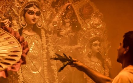 সেপ্টেম্বর নাকি অক্টোবর? ২০২৬-এ দুর্গাপুজো কখন, মহাঅষ্টমীর অঞ্জলিই বা কবে? এই নবমীতেই নজর থাকুক আগামী বছরের পুজোয়