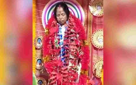 জীবন্ত কালী পুজো — মির্জাপুরে বাড়ির বড় বউই হন দেবী কালী!