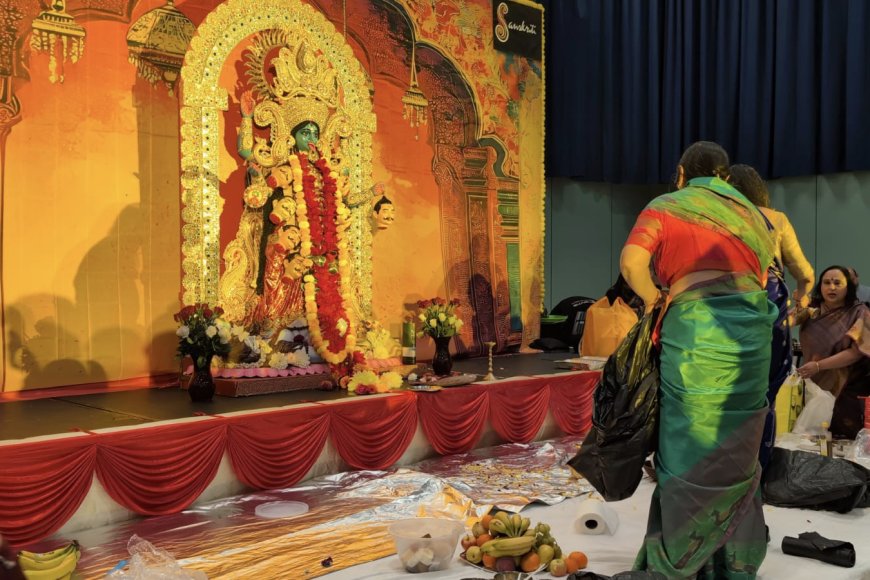 লন্ডনে কালীবাড়ি থেকে সংস্কৃতি ক্লাব: বিদেশের মাটিতেও জমজমাট দীপাবলি উদযাপন