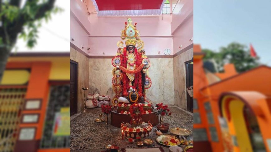 Kamalakanta the singer and worshipper of Goddes Kali did many miraculous works clam locals